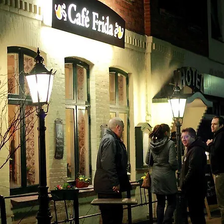 فندق Cafe Frida 3*